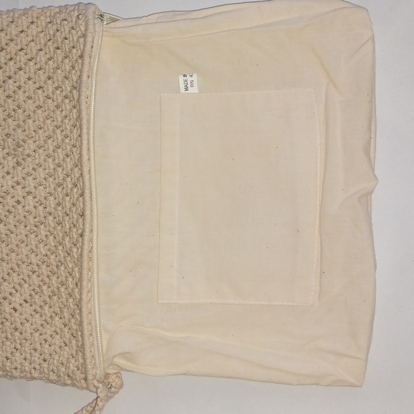 Macrame cream Wristlet clutch with wooden beads details beach - Picture 14 of 17